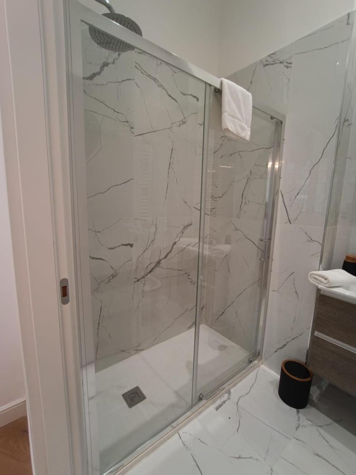 Be-C0 Centrale New Double Suite Milan Bagian luar foto