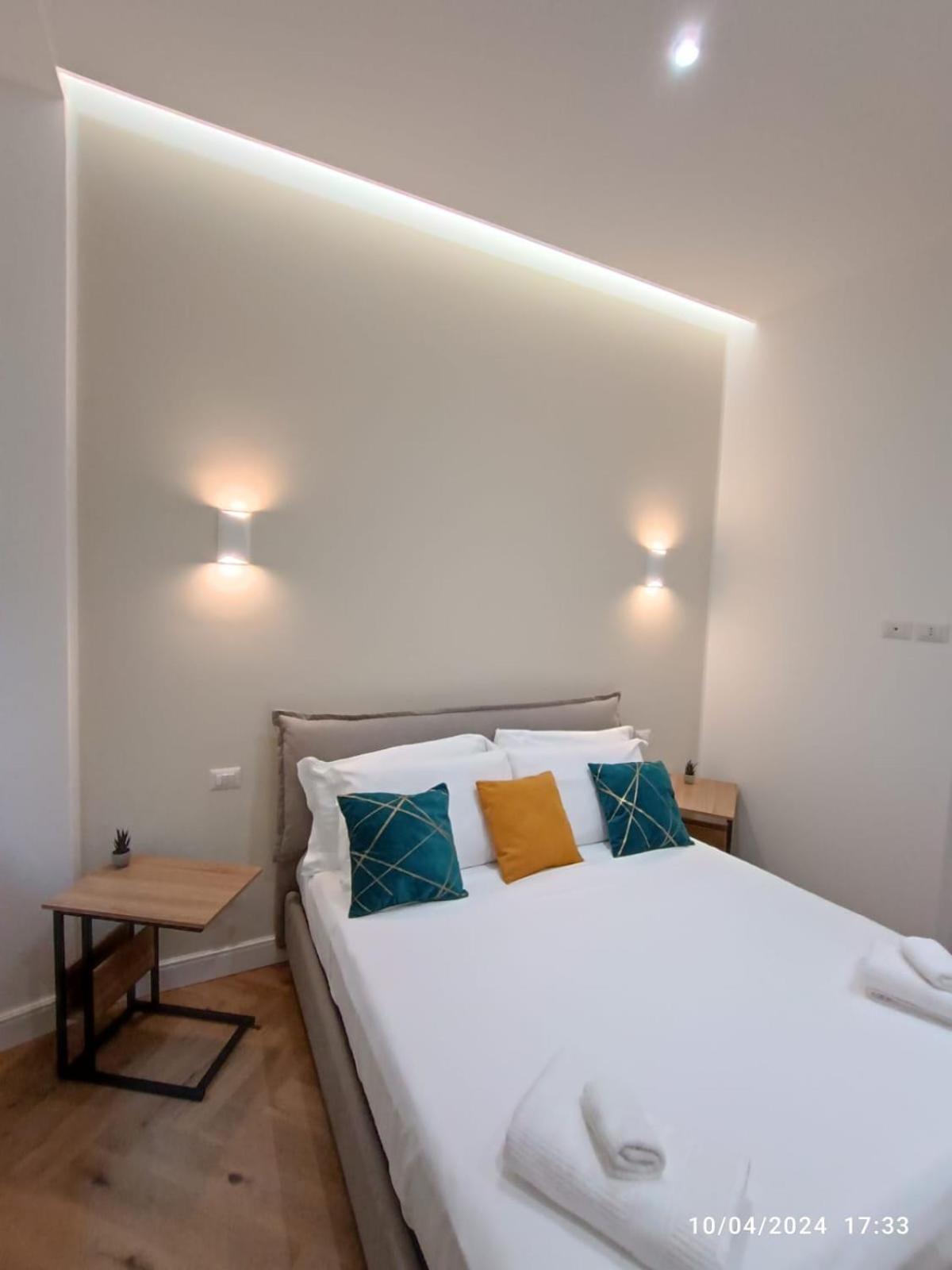 Be-C0 Centrale New Double Suite Milan Bagian luar foto
